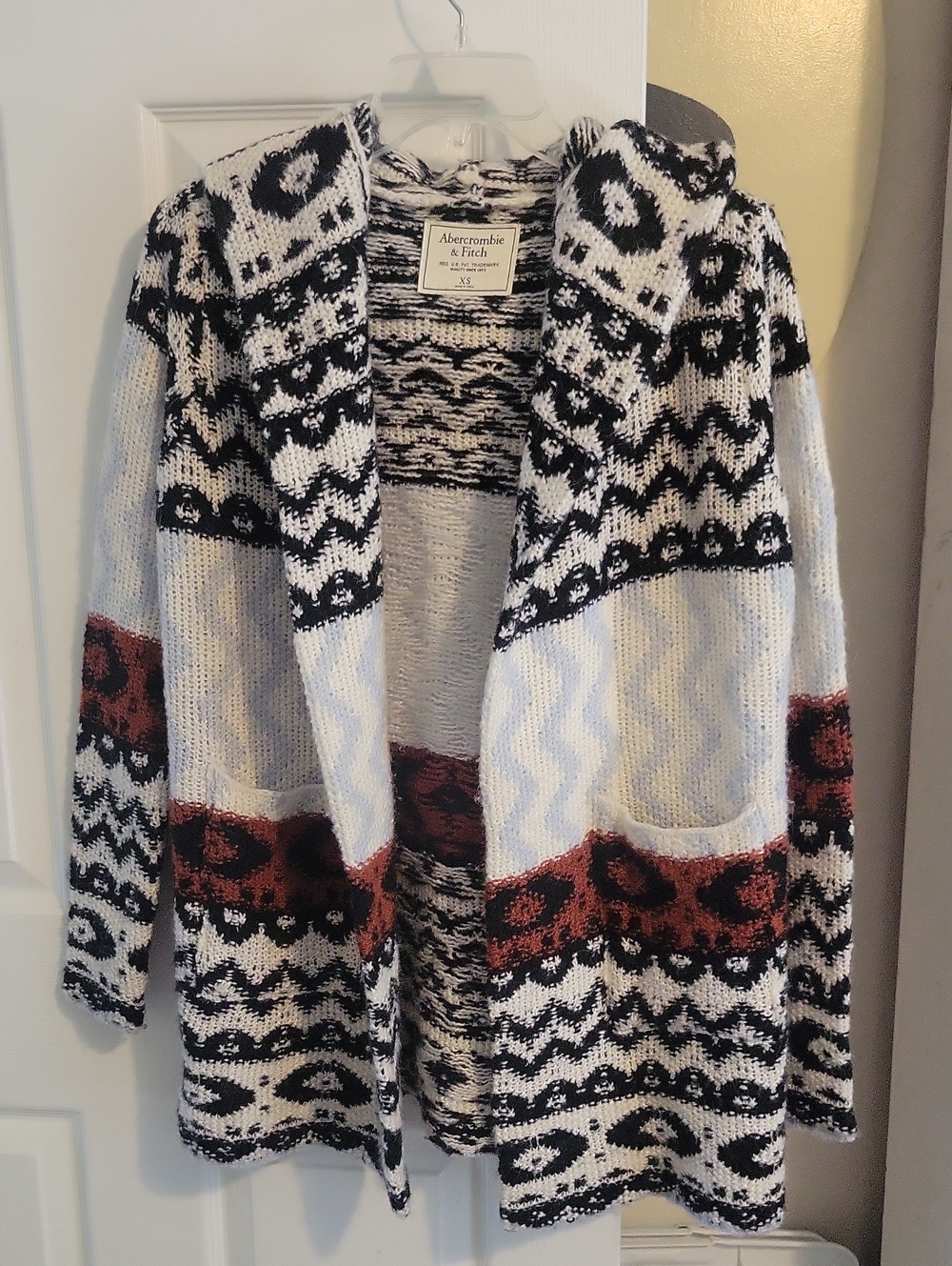 Abercrombie & Fitch Black, szXS White Rust Patterned Open-Front Hooded Cardigan